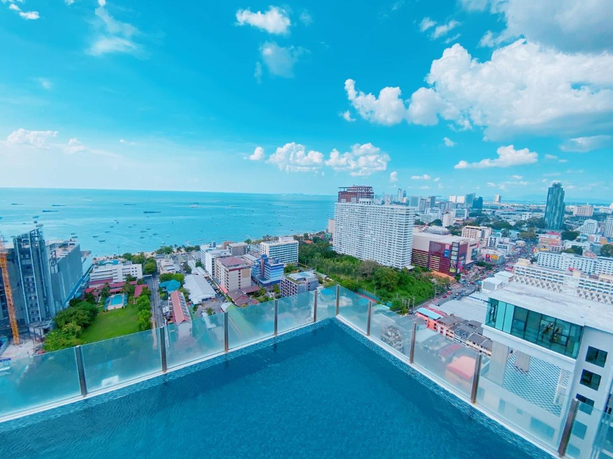 The Base Seaview Holiday Inn Pattaya Exterior foto